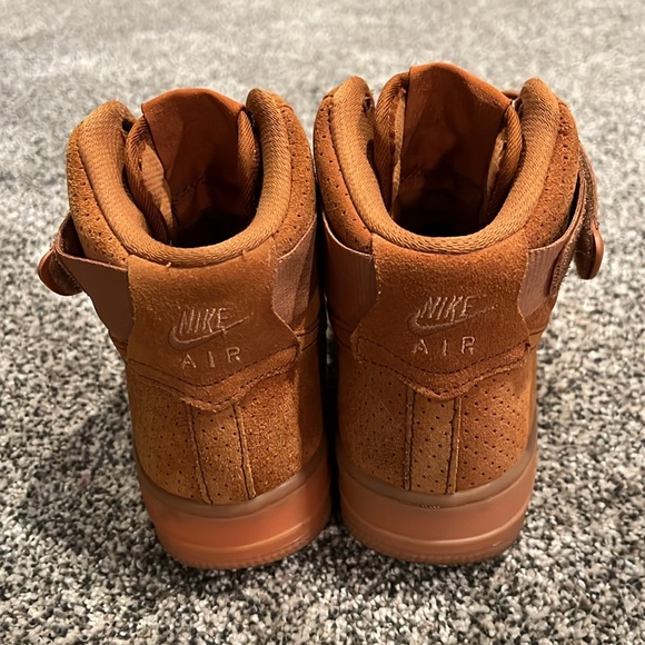 Nike Air Force 1 High Suede - Picture 4 of 9